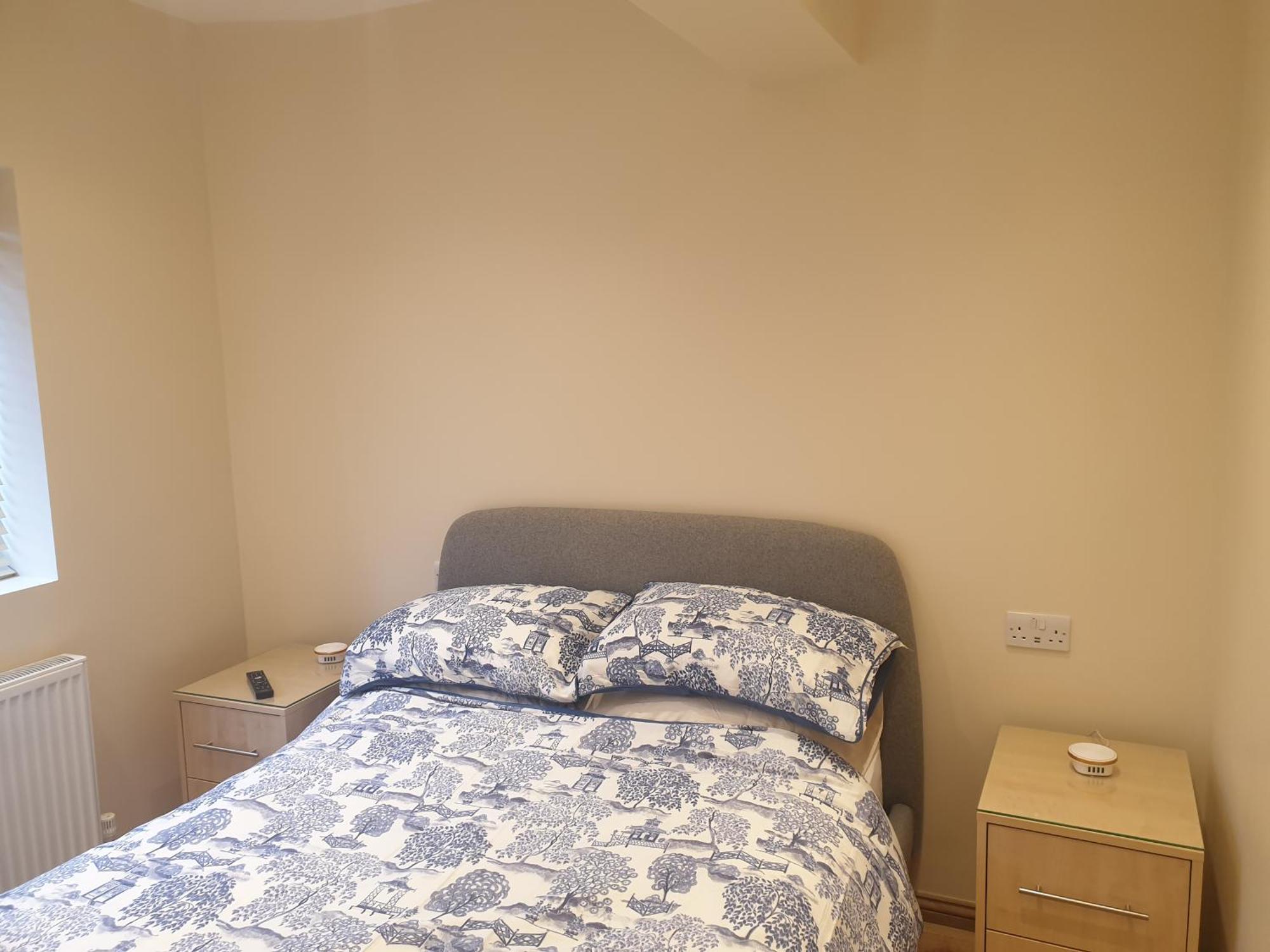 London Luxury Apartments 3 Bedroom Sleeps 8 With 3 Bathrooms 4 Mins Walk To Tube Free Parking Илфорд Экстерьер фото